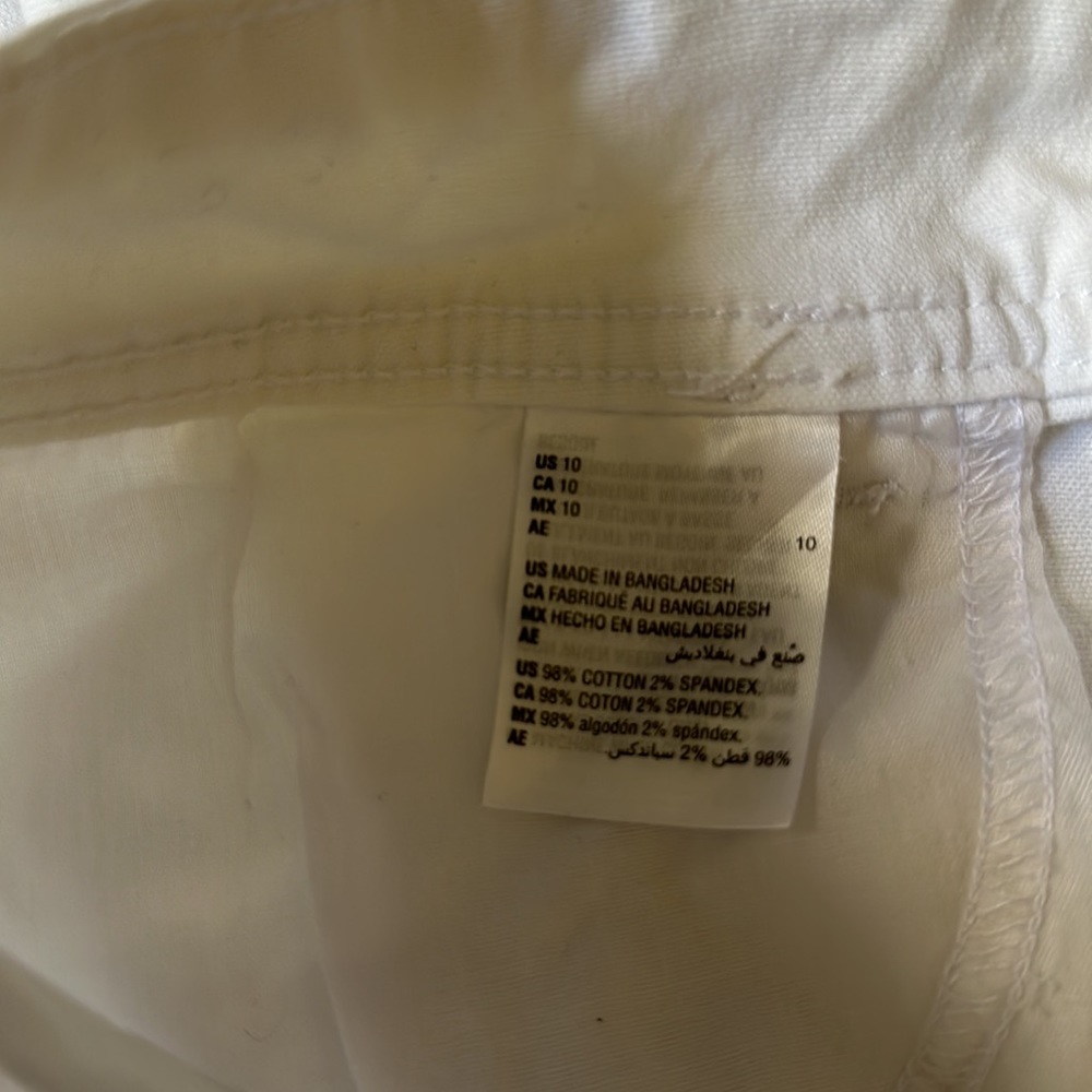 Ladies white shorts - Picture 4 of 4